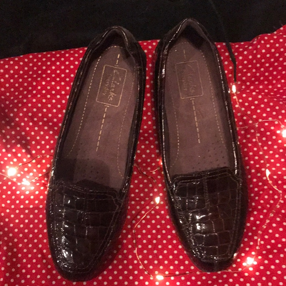 Clarks chocolate brown Croc printed leather 7M rubber soles 1in heel gently worn